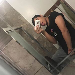 Meet your Posher, Victor